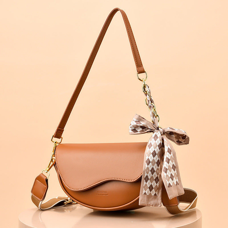 special interest light luxury fall winter fashion underarm saddle bag