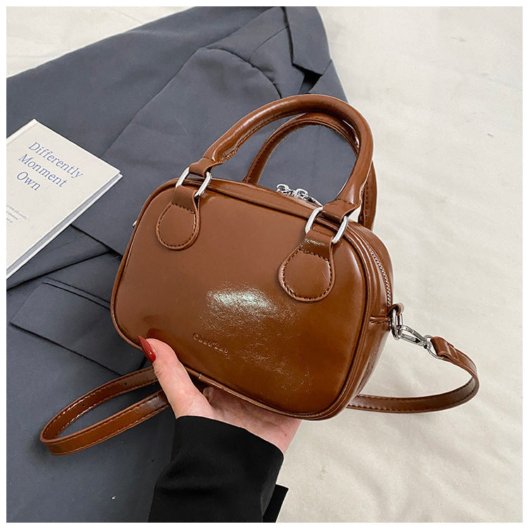womens shoulder messenger bag portable and fashion handbag