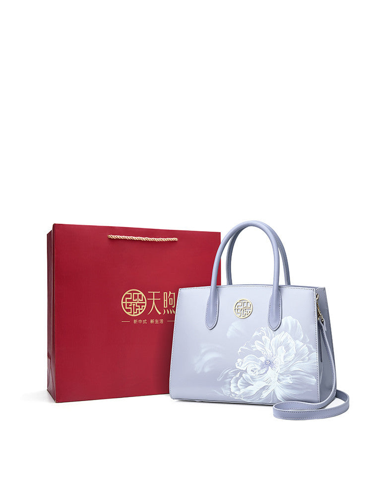 high end practical and atmospheric handbag as a gift for mother