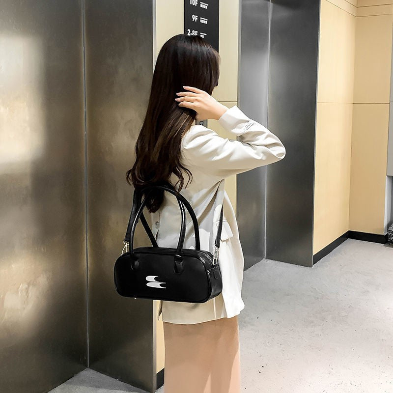 catwalk vintage one shoulder crossbody bag