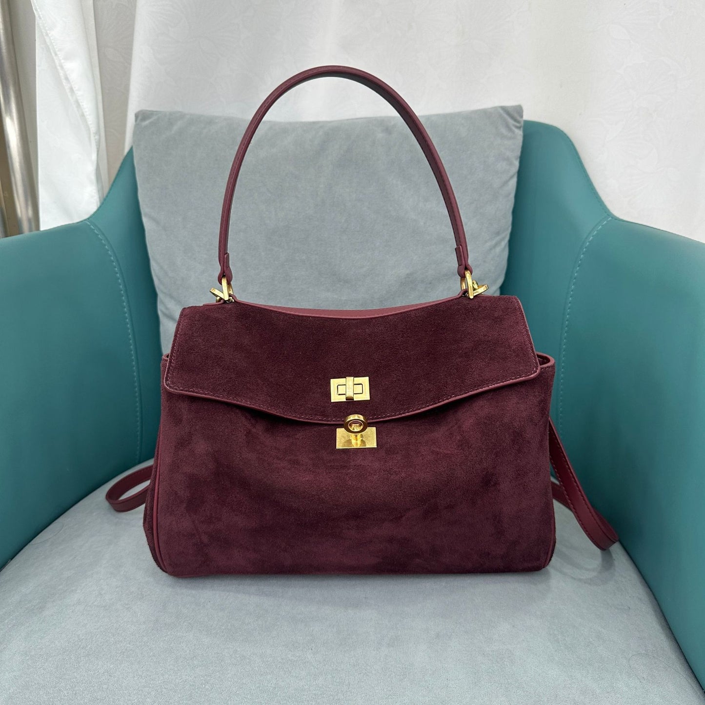 large capacity commuter shoulder crossbody underarm bag