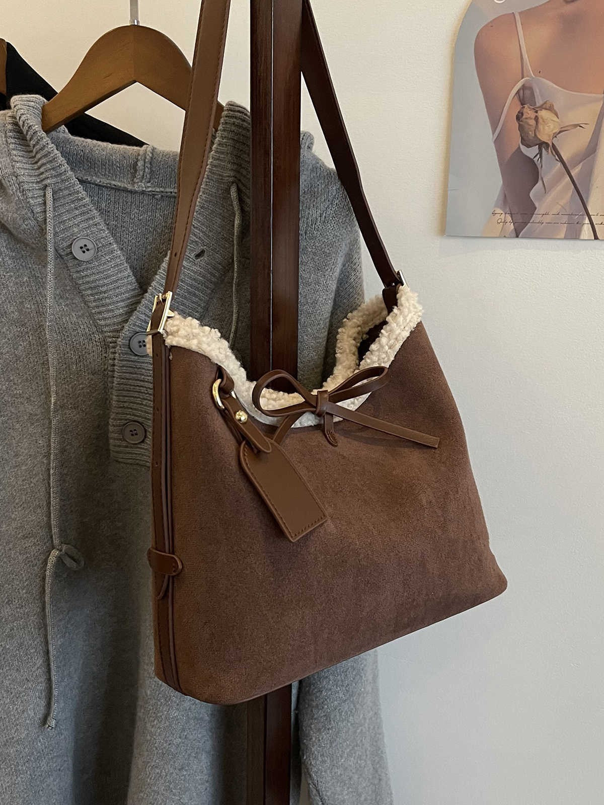 commuter retro large capacity suede bag