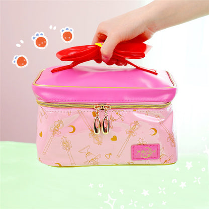 beautiful girl portable waterproof cosmetic bag