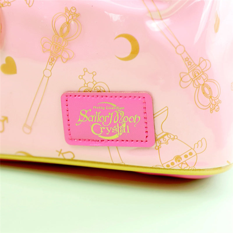 beautiful girl portable waterproof cosmetic bag