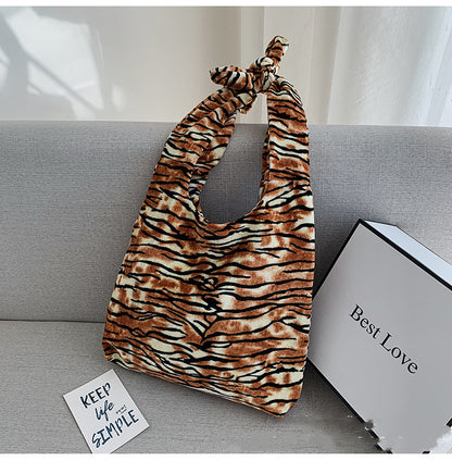 Fashion Texture One-Shoulder Armpit Bag Western Style Handbag