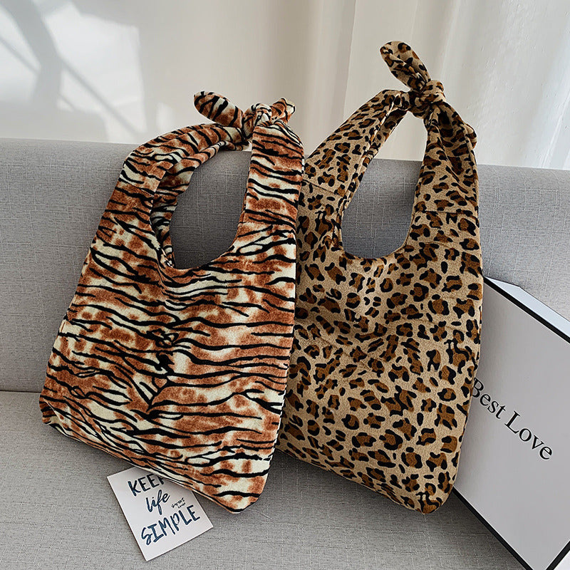 Fashion Texture One-Shoulder Armpit Bag Western Style Handbag