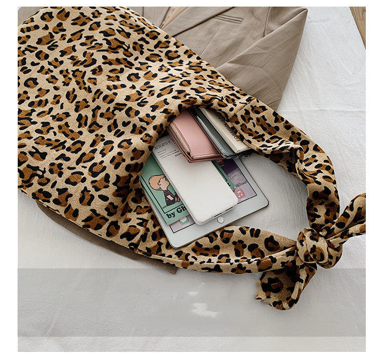 Fashion Texture One-Shoulder Armpit Bag Western Style Handbag