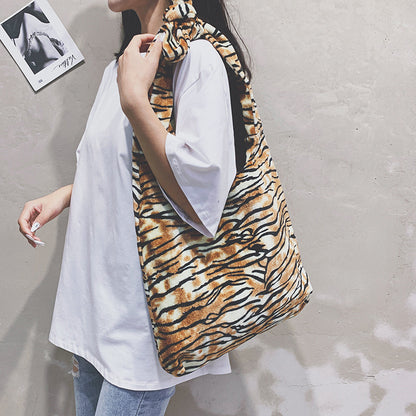 Fashion Texture One-Shoulder Armpit Bag Western Style Handbag