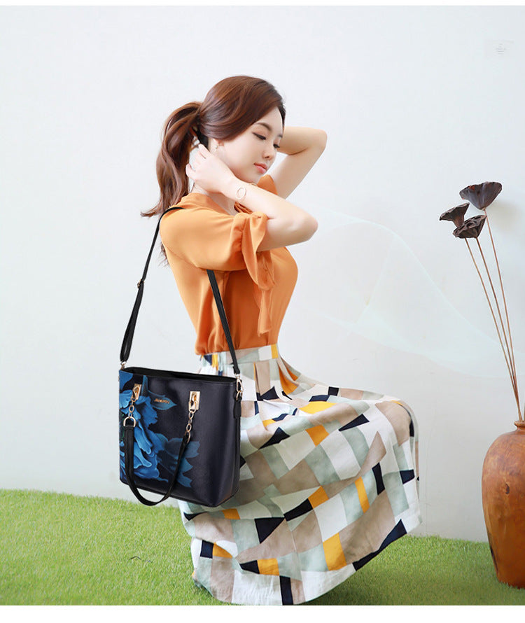 Spray One-Shoulder Diagonal Handbag
