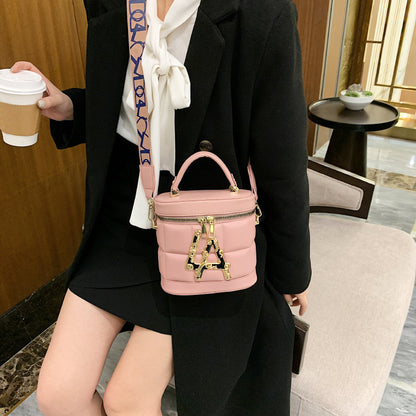 Single Shoulder Messenger Bag Winter LA Bag Fashion Bucket Handbag