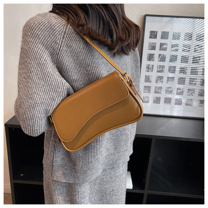 fashion simple new flip magnetic buckle shoulder bag