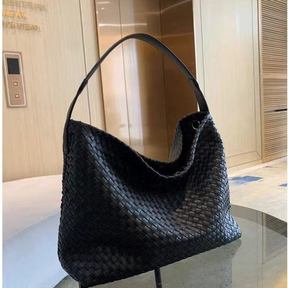 hand woven large capacity bucket single shoulder messenger bag