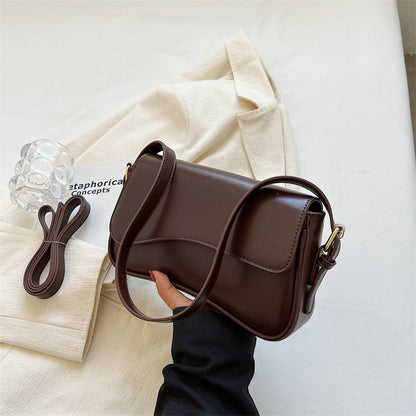 fashion simple new flip magnetic buckle shoulder bag