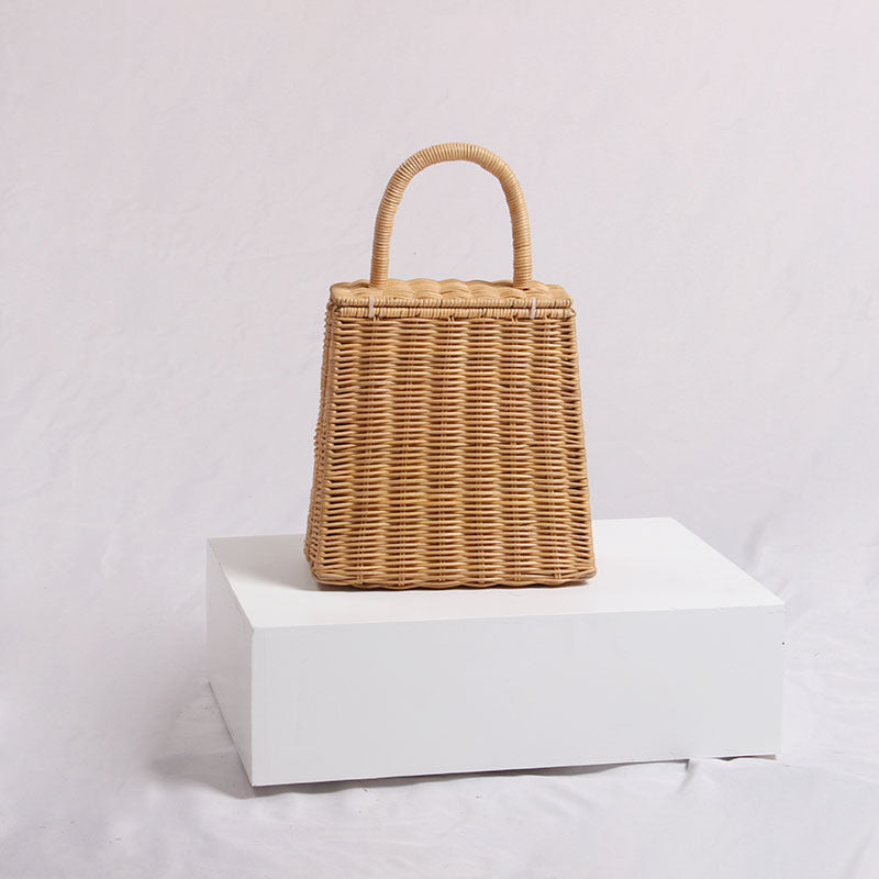 female retro portable rattan bag