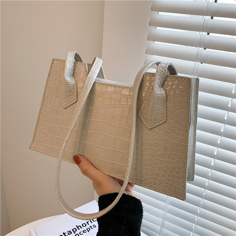 spring and summer new fashion shoulder portable small square bag