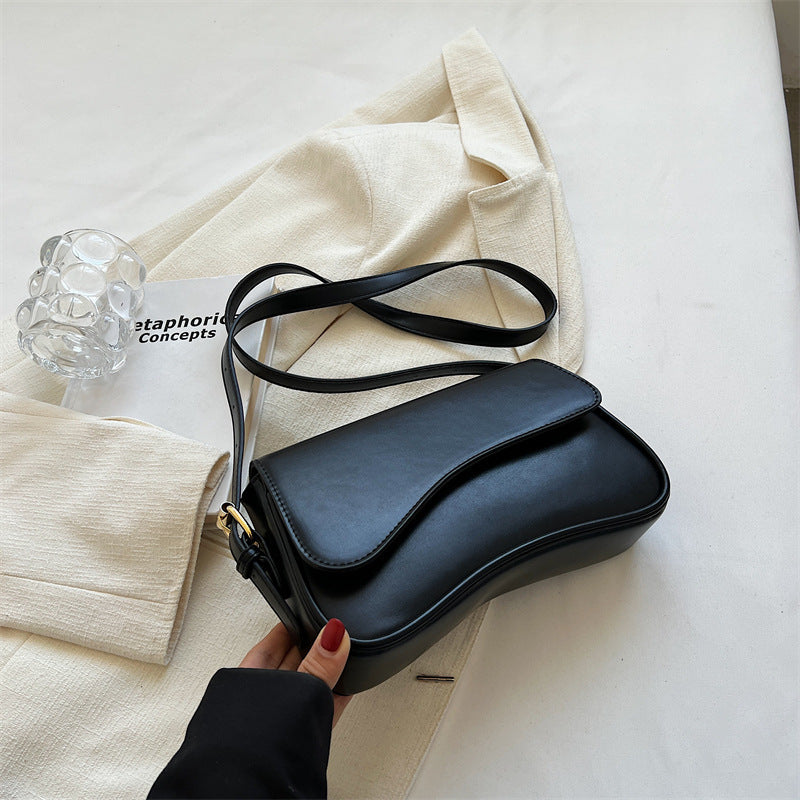 fashion simple new flip magnetic buckle shoulder bag