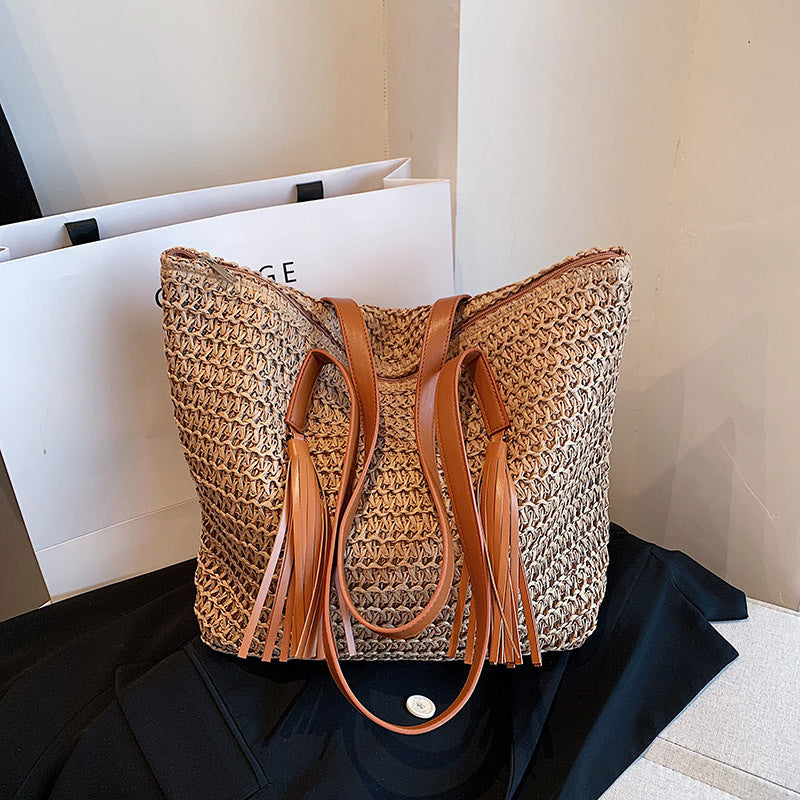 high grade large capacity woven shoulder bag for women