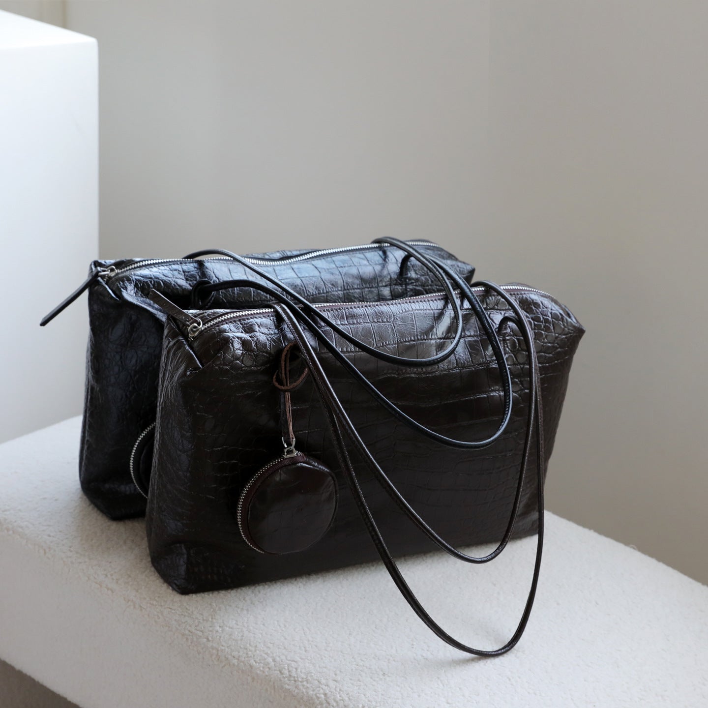 High-Capacity Versatile Womens Leather Shoulder Bag