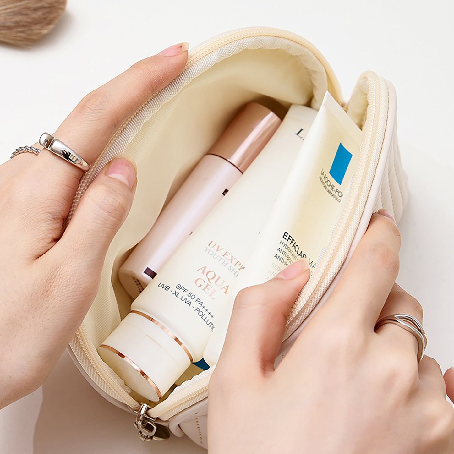 round cake cosmetic bag cosmetic bag cute travel organizer pouch set for women pu leather waterproof wash bag large capacity advanced feeling portable cosmetic bag