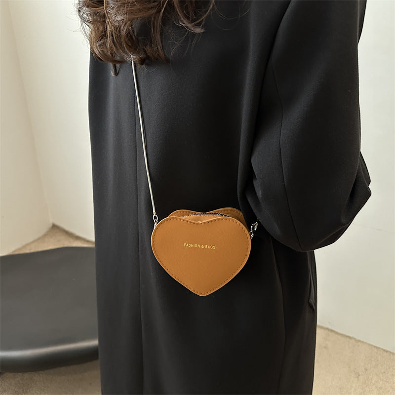 fashionable retro mini chain shoulder crossbody heart shape bag