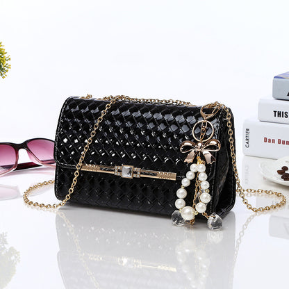 womens bags factory direct spring and summer new chain packet of korean tide fashion candy color shoulder bag