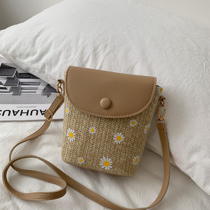 Womens Stylish Raffia Straw Shoulder Bag With Pleated Details