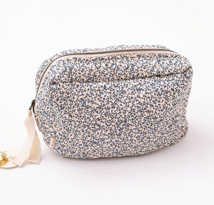 portable cosmetic bag for travel