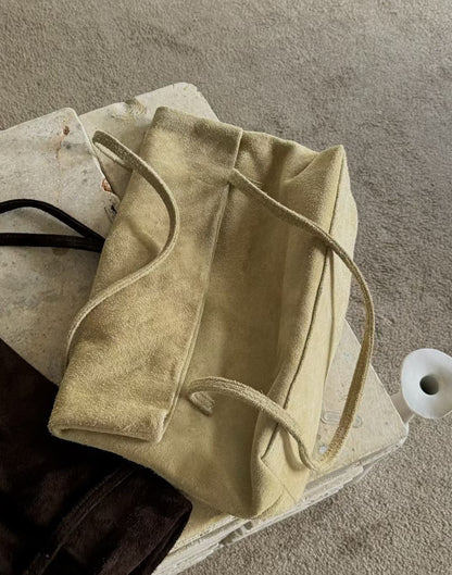Relaxed Commuter Suede-fleece Bag With A Large Capacity