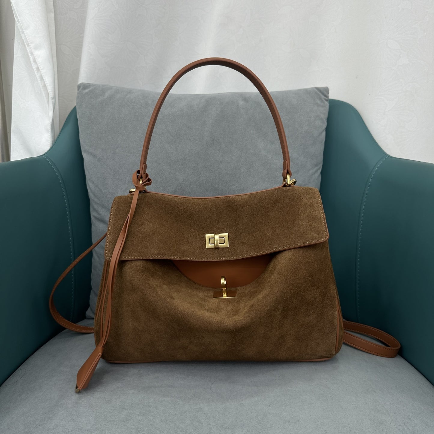 large capacity commuter shoulder crossbody underarm bag