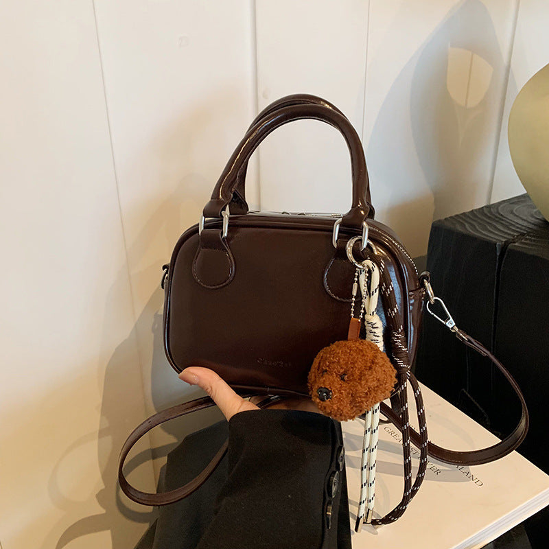 womens shoulder messenger bag portable and fashion handbag