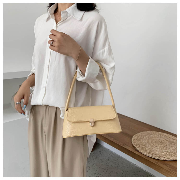 ladies temperament one shoulder handbag