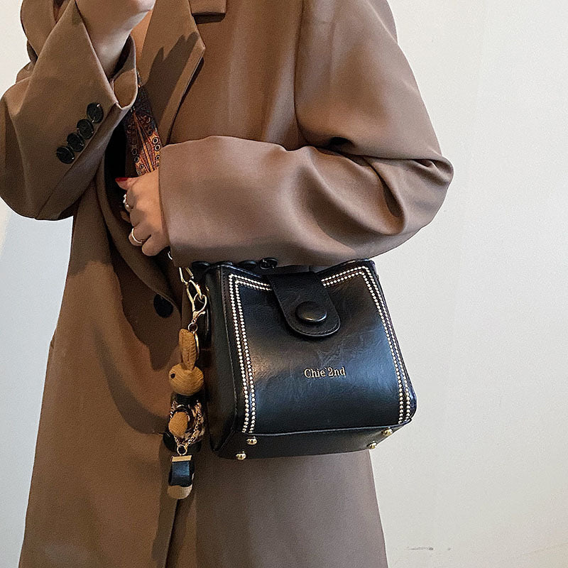 new fashion retro high texture shoulder messenger bag