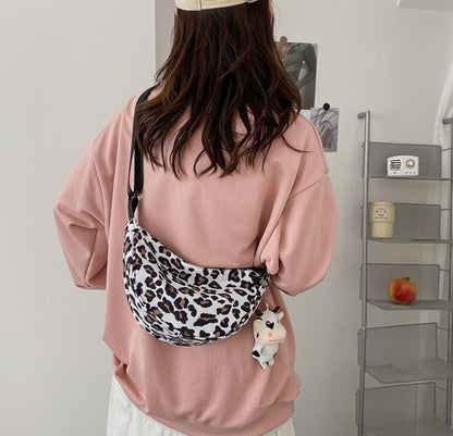 womens stylish and lightweight small satchel