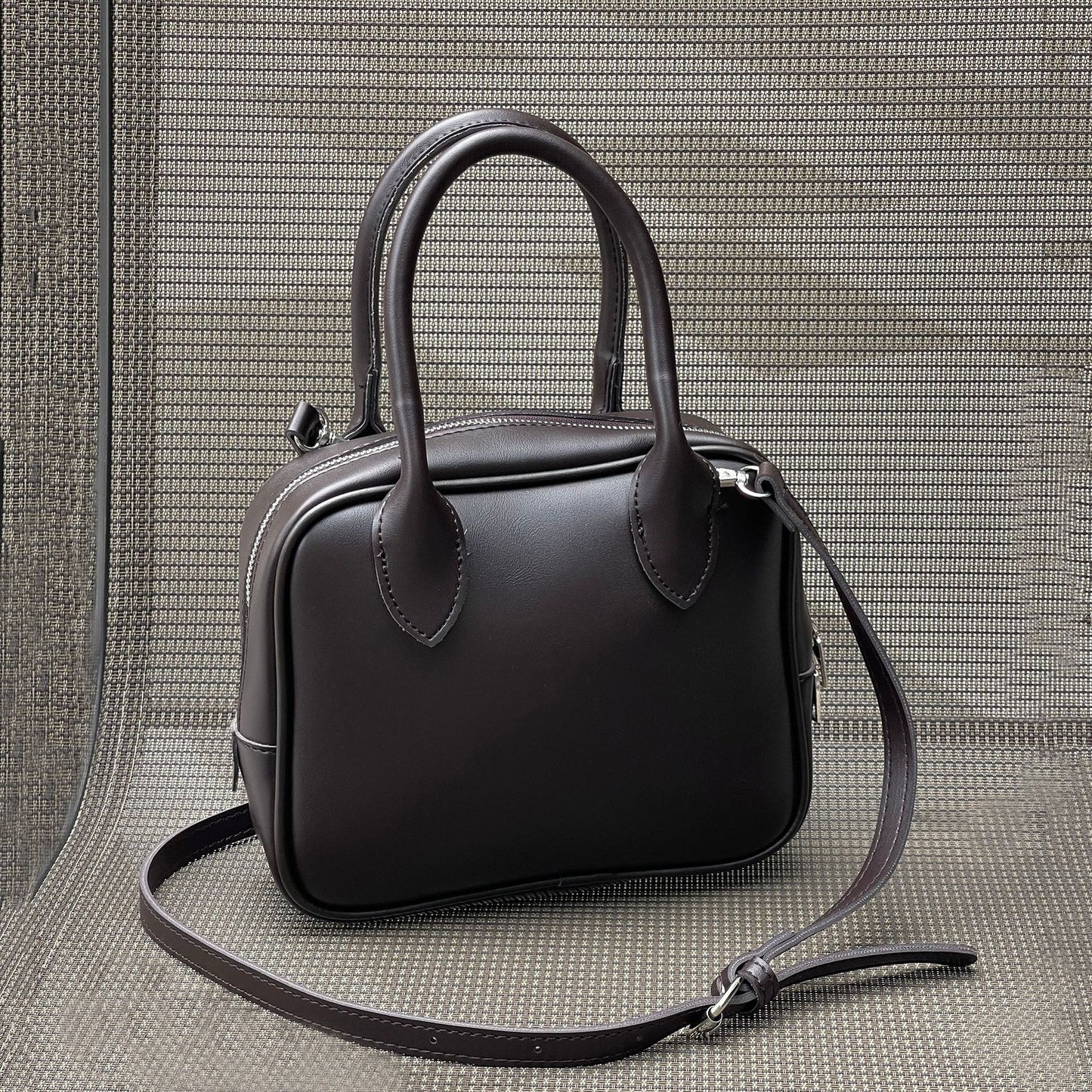 style large capacity textured portable womens bag all matching doctor bag