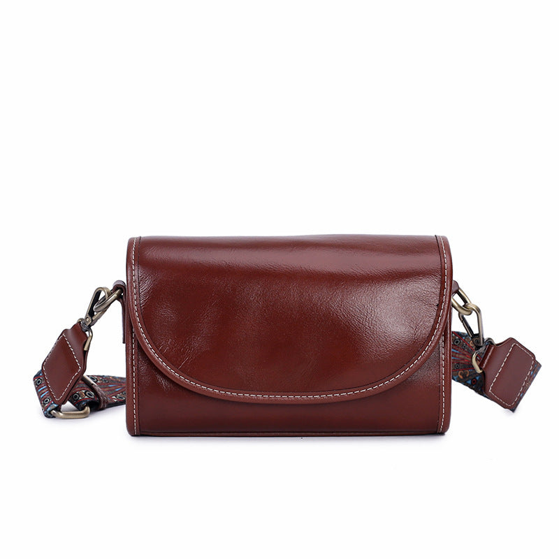 simple girl commuting cowhide messenger bag