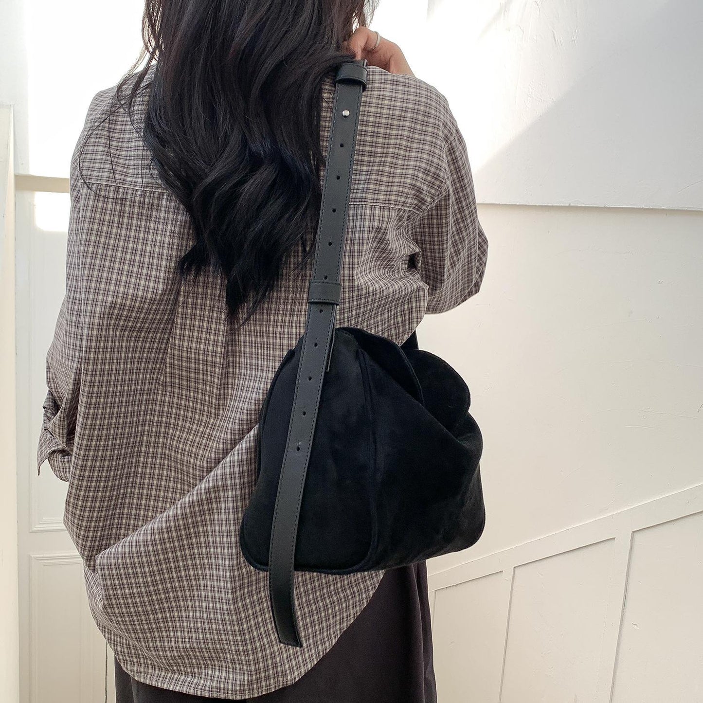 Retro Flap-style Suede Mini Square Fallwinter A Versatile Solid-color Tote Or Shoulder Bag For Women