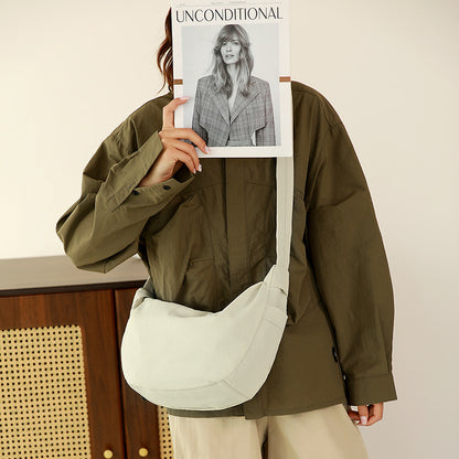 A High-capacity Shoulder Bag Thats Both Stylish And Easy To Carry