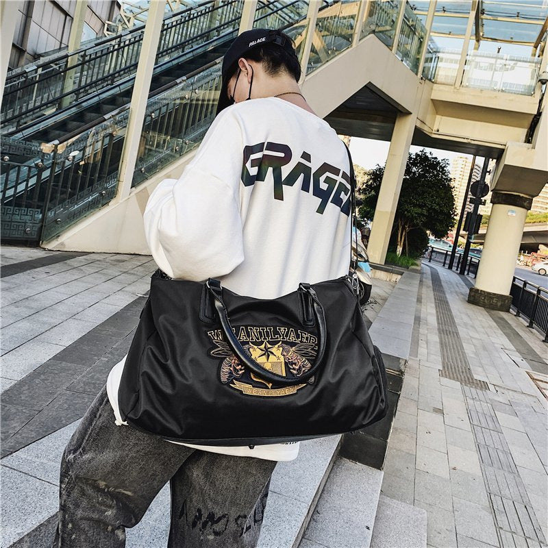 fashionable excursion bags for men and women