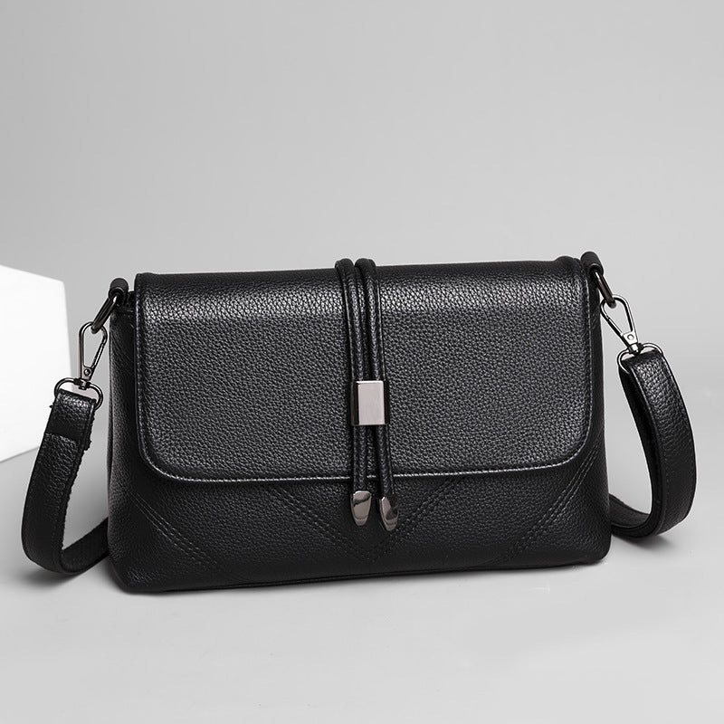 womens shoulder bag is fashionable and minimalist