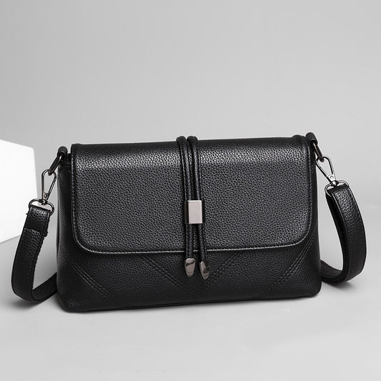 womens shoulder bag is fashionable and minimalist