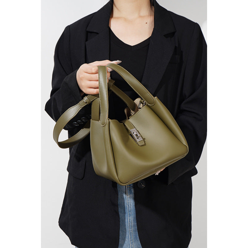 simple fashion large capacity shoulder messenger bag