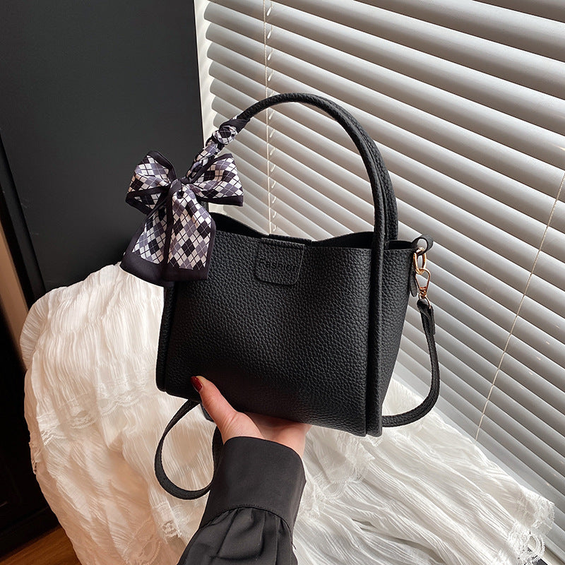 Womens Niche Bucket Bag For Spring And Summer
