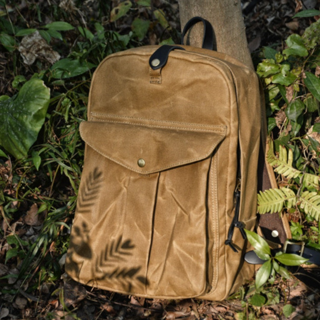 retro outdoor large capacity canvas stitching backpack