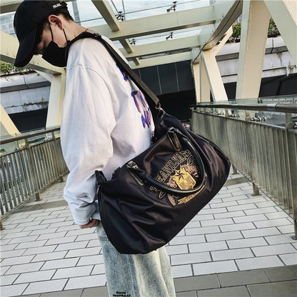 fashionable excursion bags for men and women