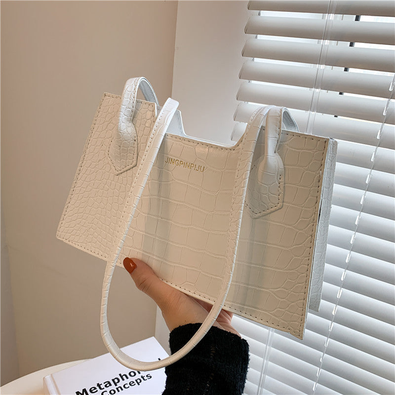 spring and summer new fashion shoulder portable small square bag