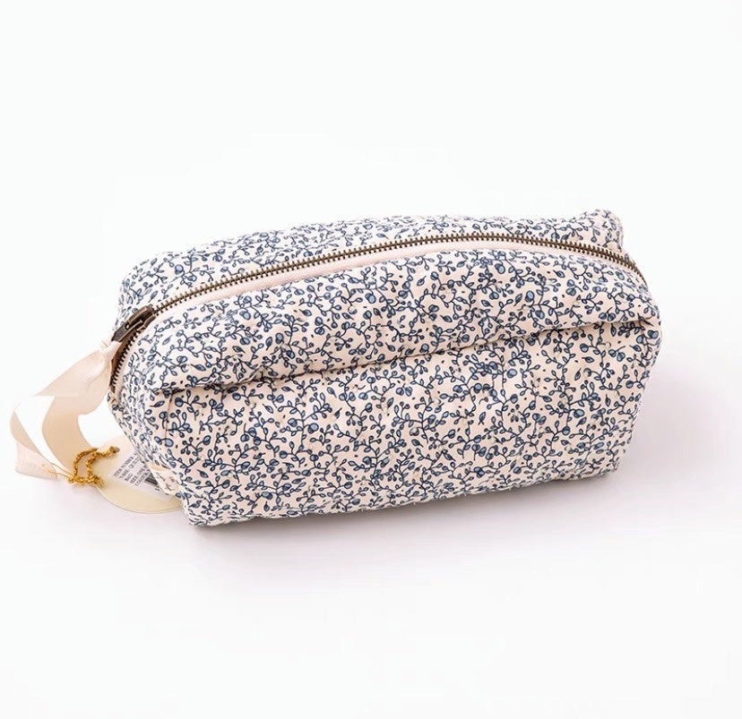 portable cosmetic bag for travel