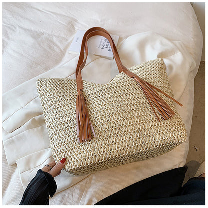 high grade large capacity woven shoulder bag for women