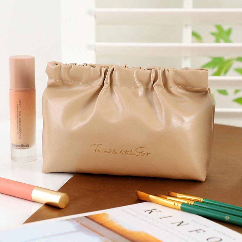 good looking hand held portable cosmetic bag