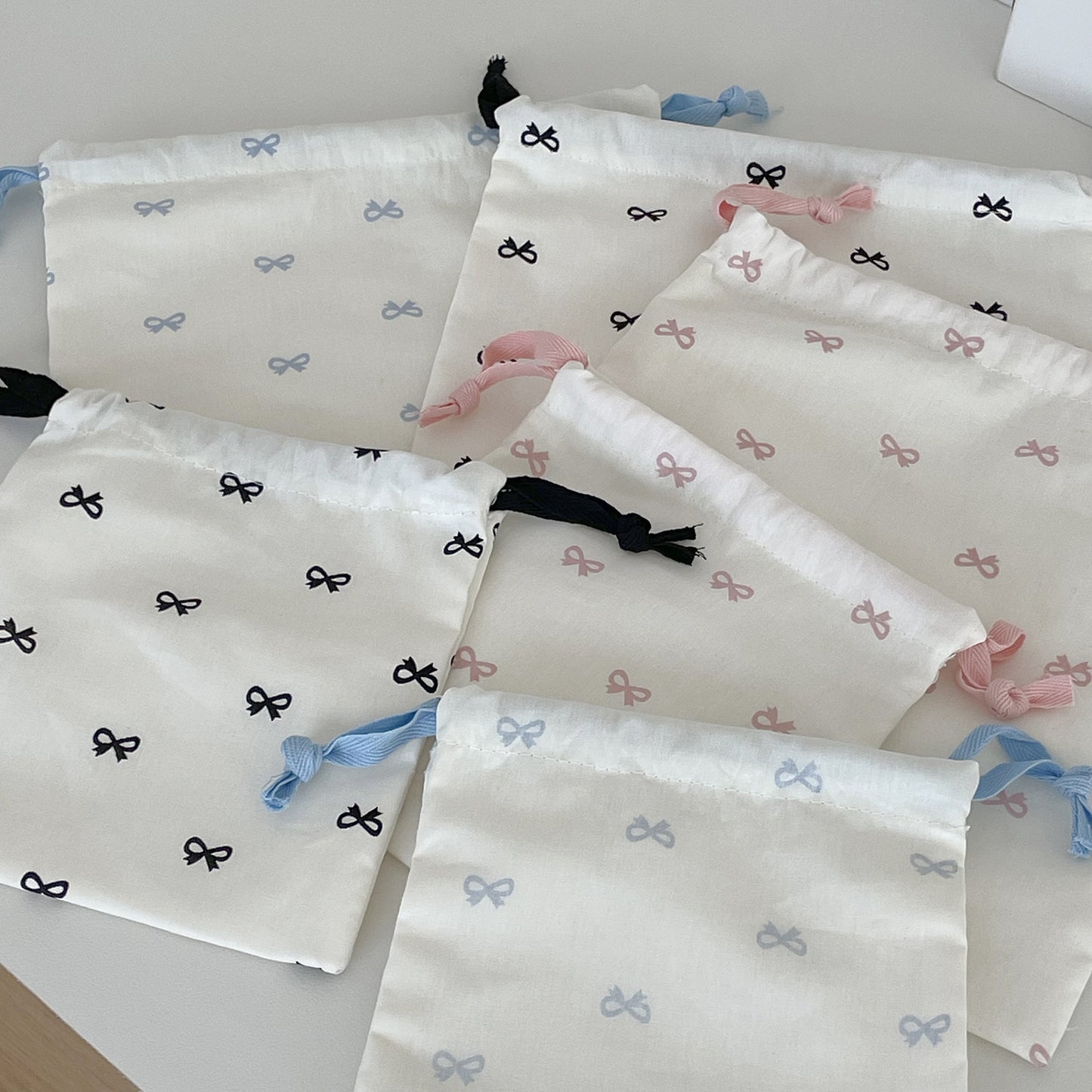 sweet bow print drawstring storage bag