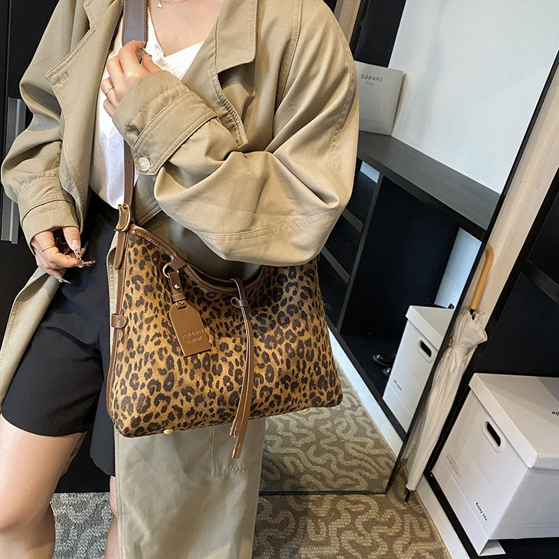 womens popular leopard print large capacity shoulder messenger bag